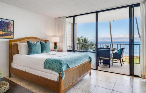 Kahana House | Valley Isle 206 · VI 206 OceanFront Studio w Pool