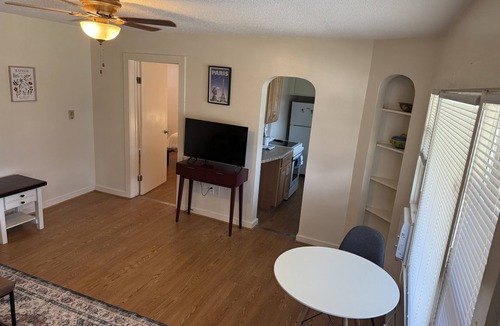 West Des Moines Apartment | Valley Junction Getaway