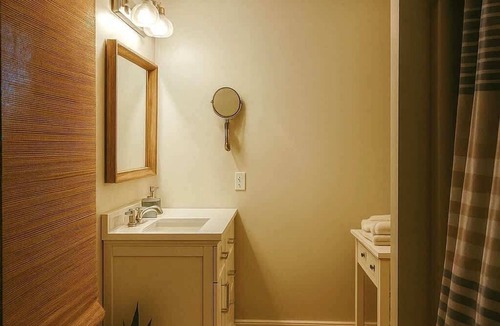 Victoria Apartment | Valley Pearl Suite | 2 BDRM sleeps 6, full kitchen