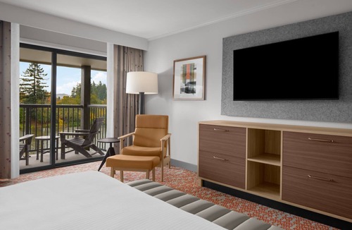 Central Oregon Hotel | Valley River Inn