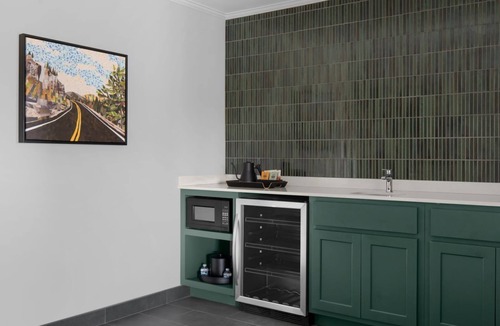 Central Oregon Hotel | Valley River Inn