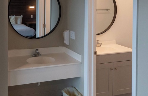 Horseheads Hotel | Valley Trail Inn