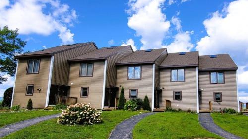 Campton House | Valley View 4, C