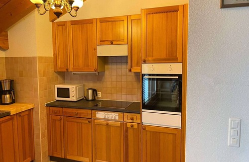 Veysonnaz Apartment | Valley-view apartment in Veysonnaz