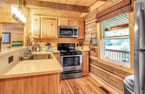 Cherry Creek Cabin | Valley View B - Rustic Log Cabin