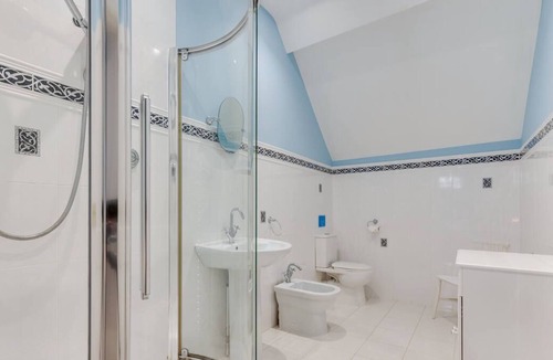 Hartfield House | Valley View Barn in the beautiful Hartfield