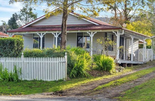 Barrengarry House | Valley View Cottage