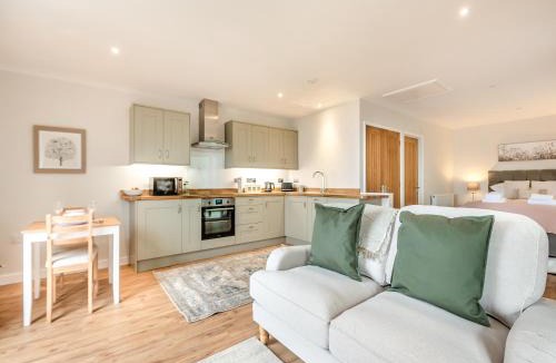 Alderbury House | Valley View Cottage-Ukc5157