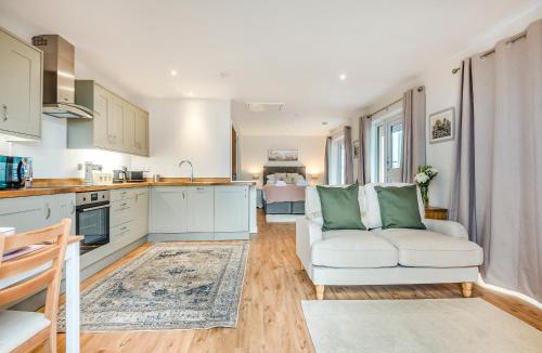 Alderbury House | Valley View Cottage-Ukc5157