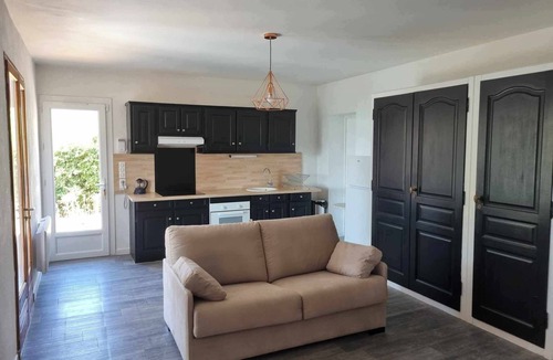 Sollies-Toucas House | Valley-view ground floor (2-star rating)