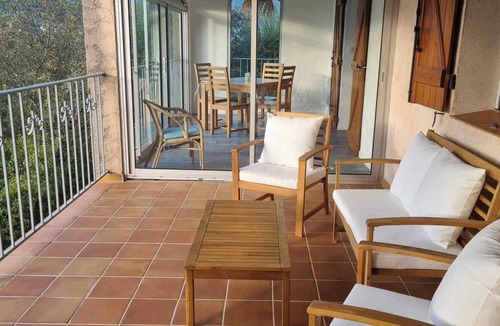 Sollies-Toucas House | Valley-view ground floor (2-star rating)