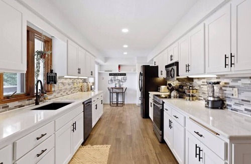 Hastings House | Valley View Indoor Pool/Hot Tub/Arcade