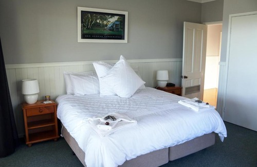 Vacy Cabin | Valley View Luxury Retreat