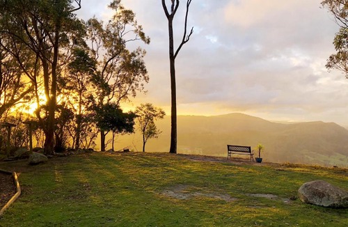Vacy Cabin | Valley View Luxury Retreat