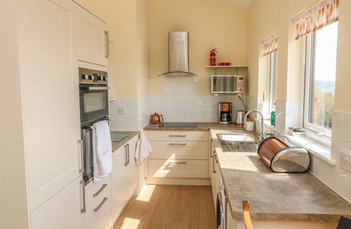 Brushford Cottage | VALLEY VIEW, pet friendly, with hot tub in Bampton, Devon