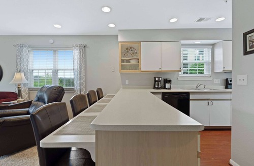 Branson Condo | Valley View Retreat | Holiday Hills Branson | Golf Resort | Outdoor Pools