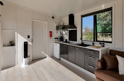 Maungakaramea Cottage | Valley View - Whangarei Tiny Home