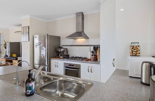 Second Valley House | Valley Views - 11 Woodgate Road