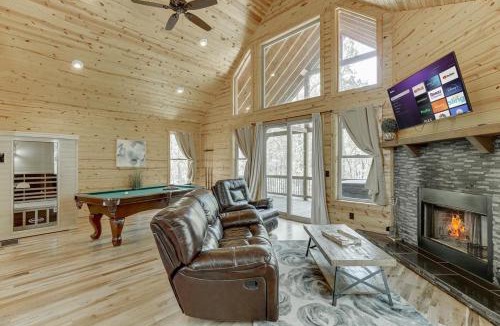 Cleveland House | Valley Views From Romantic Cabin w Sauna