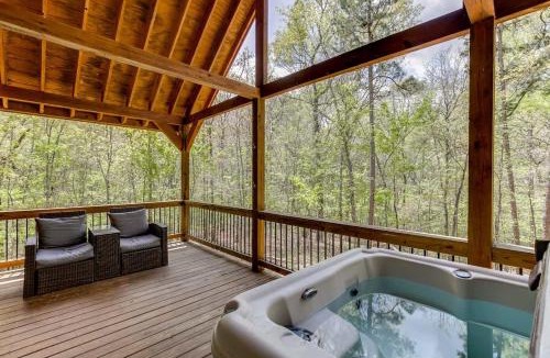 Cleveland House | Valley Views From Romantic Cabin w Sauna
