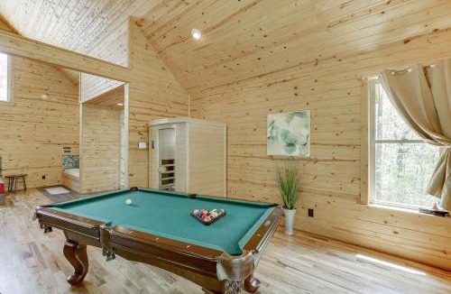 Cleveland House | Valley Views From Romantic Cabin w Sauna