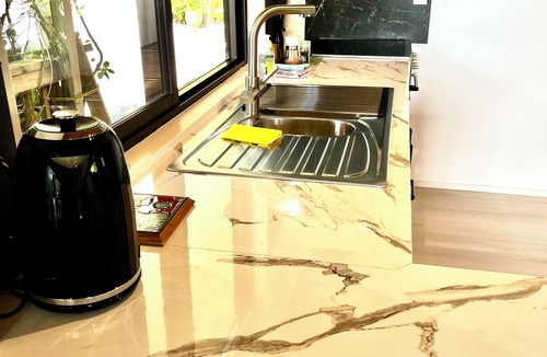 Waiatarua House | Valley Views Home