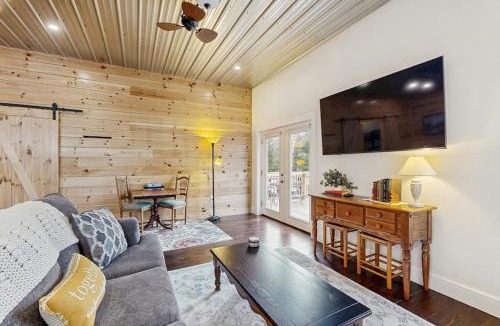 Littleton Apartment | Valley Vista Vacay 2