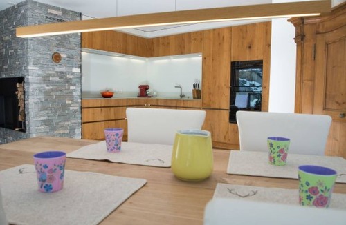 Grisons Apartment | Valmala für 5 Personen und einem Familienhund mit eingezäuntem Garten by Interhome