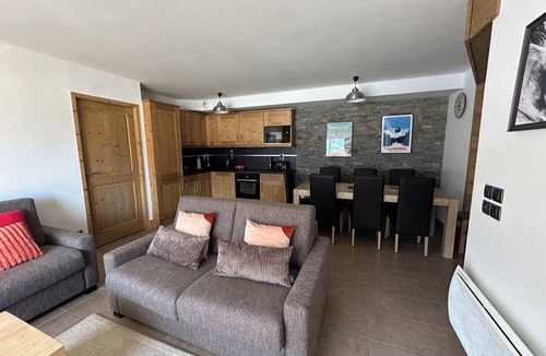 Valmorel Apartment | Valmogrange E4 - 8 Persons - Luxury Apartment on the Piste