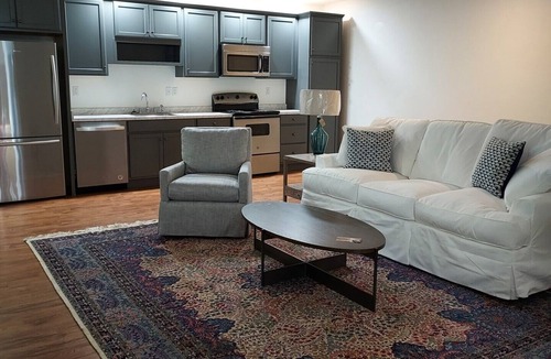 Warren Apartment | Valones Riverside Luxury Rentals