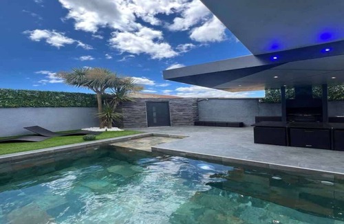 Lignan-sur-Orb Villa | Valras-Loc Villa Monkey