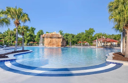 West Kissimmee Hotel | Value 3 Rooms Near Disney: Cook at Home & Free Laundry! Spacious Suite