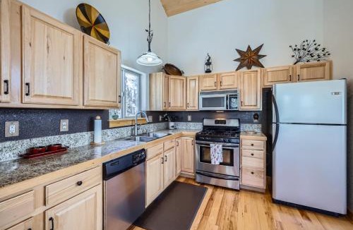 Indian Mountain House | Value -Peaceful 3BR Cabin Retreat-Deck Scenic Mountain