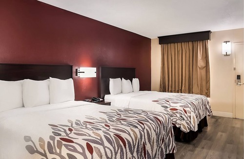 Tupelo Hotel | Value Stay | 2 Family-friendly Units w/FREE Parking and Breakfast