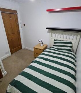 Windsor House | Value Stay Comfortable Rooms Windsor Legoland Heathrow