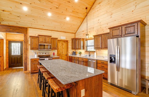 Van Buren Cabin | Van Buren Vacation Rental < 1 Mi to Big Spring!