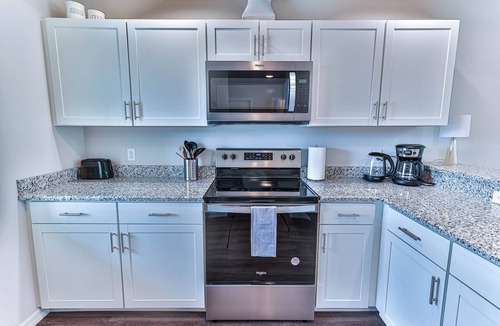 Inverness House | Van Gog House 2bed 2bath Centrally Located
