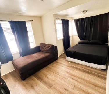 Van Nuys Hostel | Van Nuys Homes for the Soul