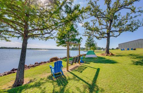 Van House | Van Vacation Retreat w/Private 300-Acre Lake!