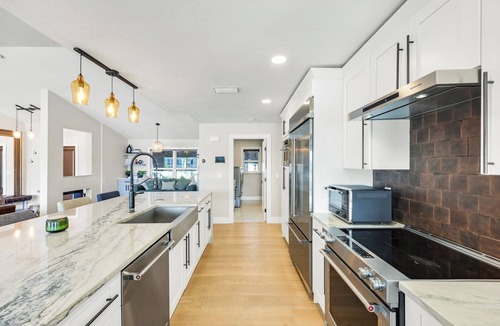 Connors House | Vanderbilt Lagoon Waterfront Home - HUGE VIEWS - Walk to Vanderbilt Beach
