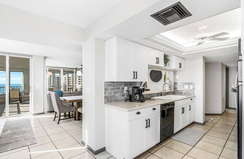Vanderbilt Beach Condo | Vanderbilt Landings on Vanderbilt Beach-Bayside