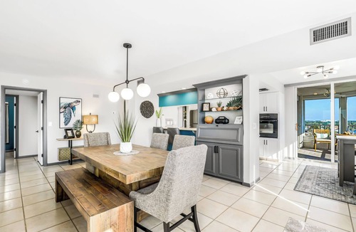 Vanderbilt Beach Condo | Vanderbilt Landings on Vanderbilt Beach-Bayside