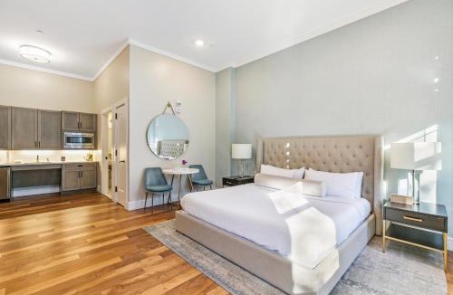 East Garden City Hotel | Vanderbilt