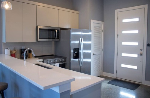 Hadley - Washington Apartment | Vandy/Midtown Condo: Washer/Dryer+ Free Parking