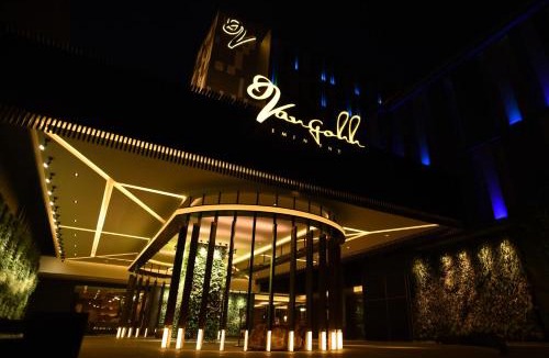 Central Seberang Perai Hotel | Vangohh Eminent Hotel & Spa