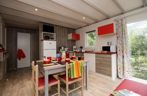 Alliat Ski Chalet | Vanilla chalet sleeps 6