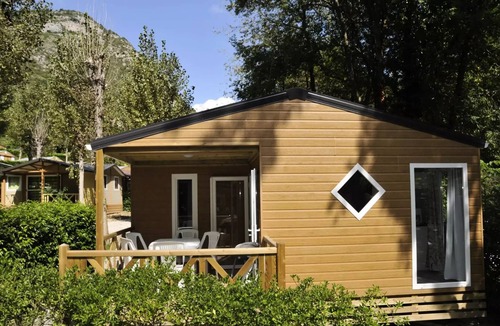 Alliat Ski Chalet | Vanilla chalet sleeps 6