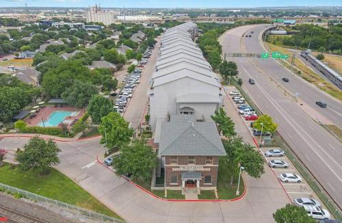 Downtown Fort Worth Apartment | Vanity 2 Bedroom Loft Downtown Ft Worth