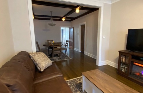 Belmont Cragin Apartment | Vantage appartement 9' ceiling, just renovated