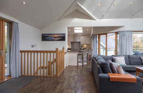 Dartmouth Cottage | Vantage Point, Hillfield Village